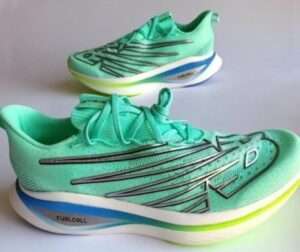 New Balance  5G Elite Shoes